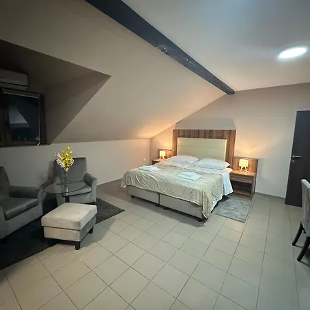 Aparthotel Jp Mali Pariz