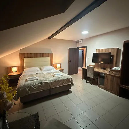 Aparthotel Jp Mali Pariz Bor