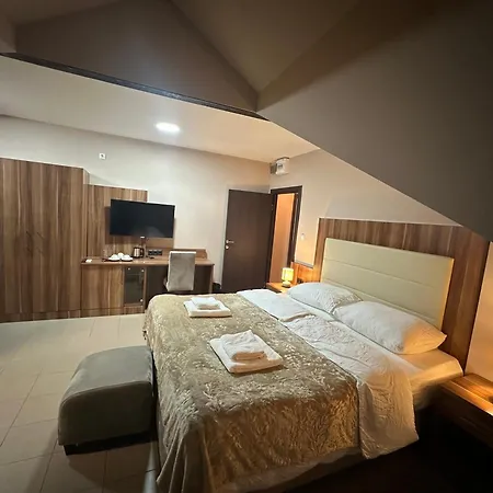 Aparthotel Jp Mali Pariz Bor