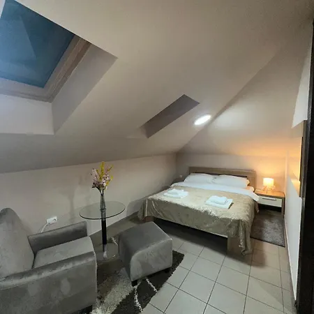 Jp Mali Pariz Aparthotel