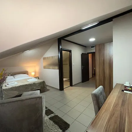 Aparthotel Jp Mali Pariz